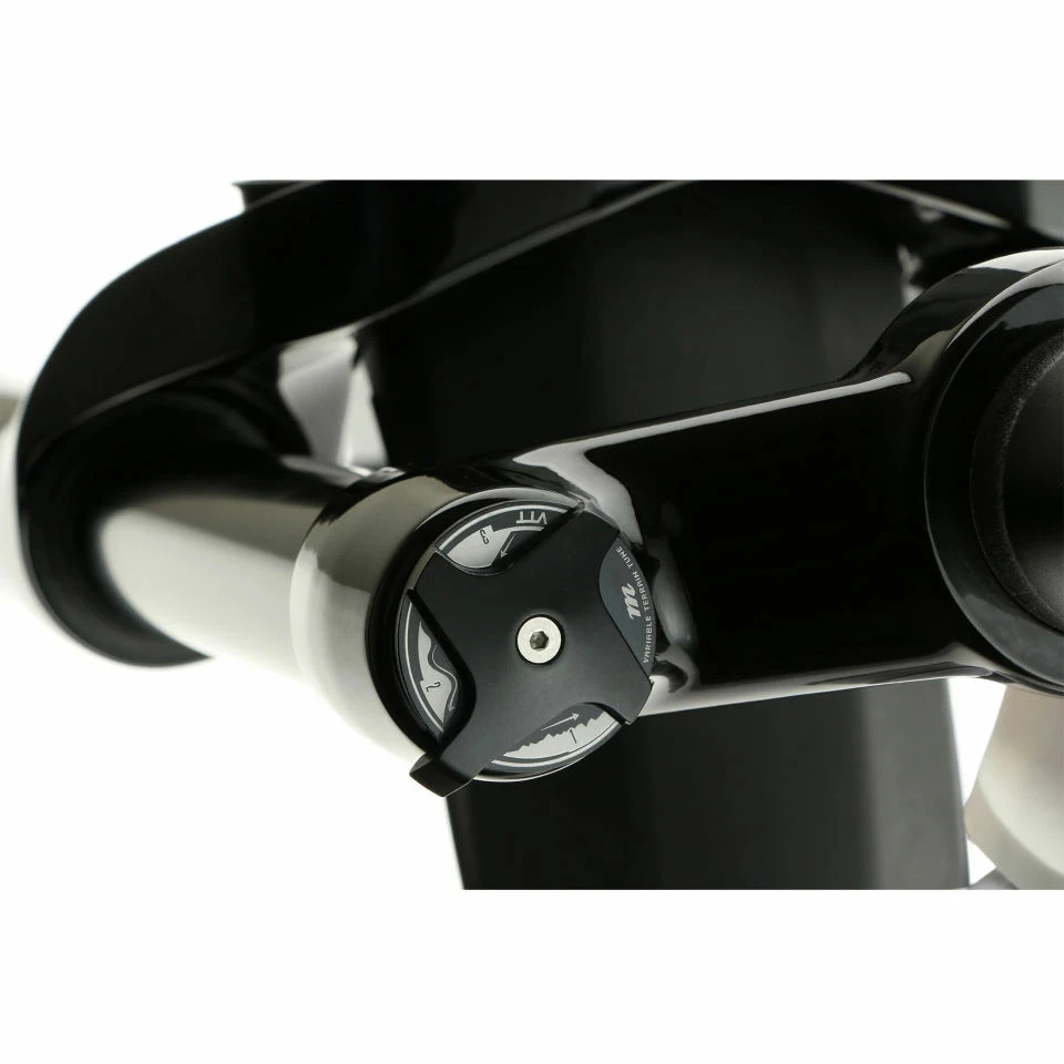 Manitou R7 Expert Suspension Fork 8 Manitou R7 Expert Suspension Fork – Image 8