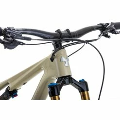 Nukeproof Reactor 290 ST Factory Carbon Bike (XT) -VTT Soldes Magasin Nukeproof Reactor 290 ST Factory Carbon Bike XT 2022 Cockie Dough 09