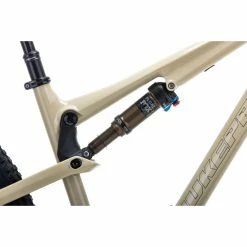 Nukeproof Reactor 290 ST Factory Carbon Bike (XT) -VTT Soldes Magasin Nukeproof Reactor 290 ST Factory Carbon Bike XT 2022 Cockie Dough 14