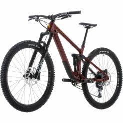 Vitus Escarpe 29 AMP Mountain Bike 25 Vitus Escarpe 29 AMP Mountain Bike -VTT Soldes Magasin Vitus Escarpe 29 AMP Mountain Bike 2022 Octane Red 05