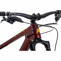 Vitus Escarpe 29 AMP Mountain Bike 29 Vitus Escarpe 29 AMP Mountain Bike -VTT Soldes Magasin Vitus Escarpe 29 AMP Mountain Bike 2022 Octane Red 09