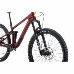 Vitus Escarpe 29 AMP Mountain Bike 32 Vitus Escarpe 29 AMP Mountain Bike -VTT Soldes Magasin Vitus Escarpe 29 AMP Mountain Bike 2022 Octane Red 12